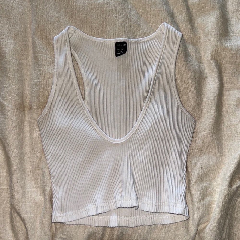 White ribbed scoop neck cropped tank